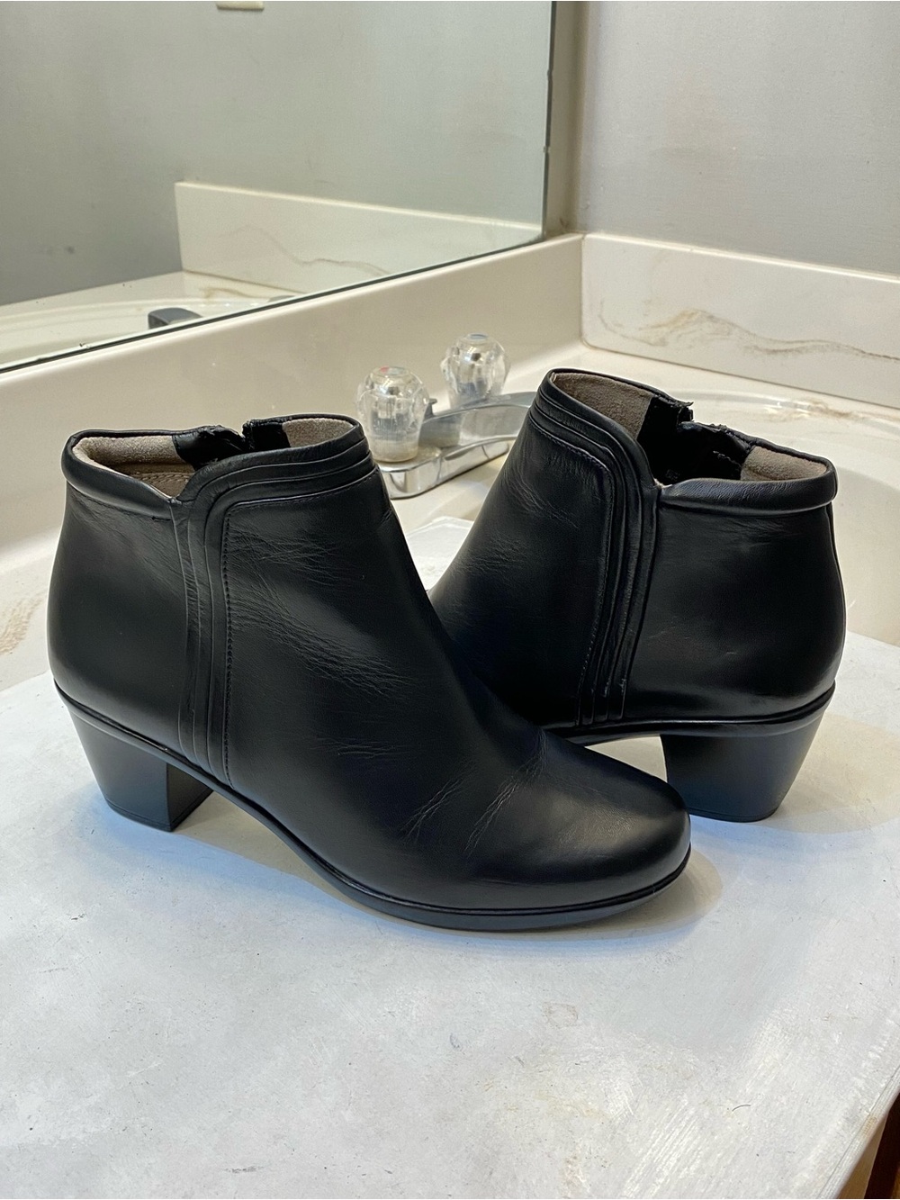 Naturalizer Elizabeth leather ankles boot Size 7.5M excellent condition clean